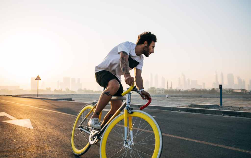 dude on fixie bike
